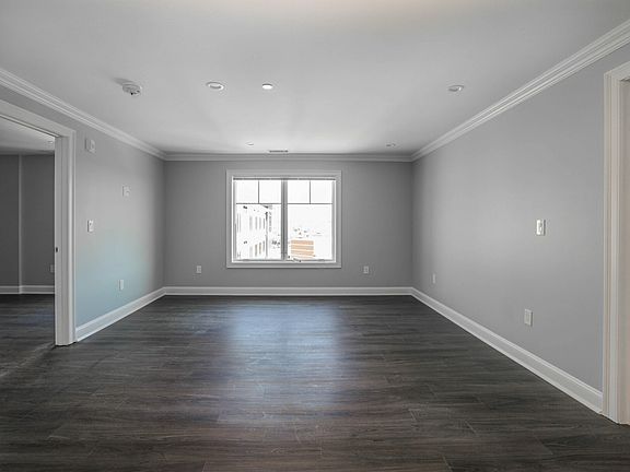 4th image of 920 Providence Hwy #304
