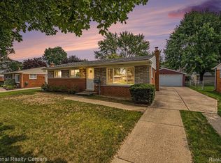 37761 Howell St, Livonia, MI 48154