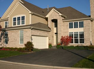 813 Stone Canyon Cir, Inverness, IL 60010