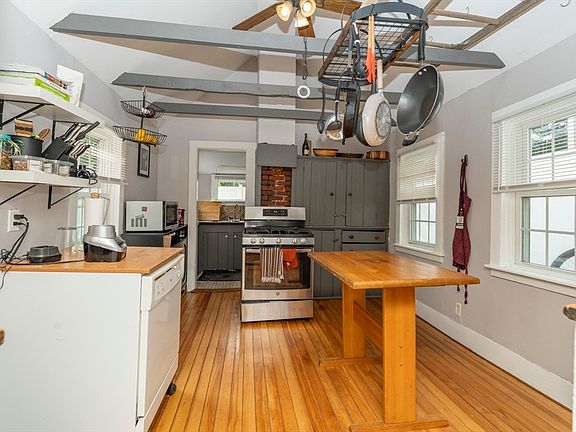 2nd image of 6 Spring St