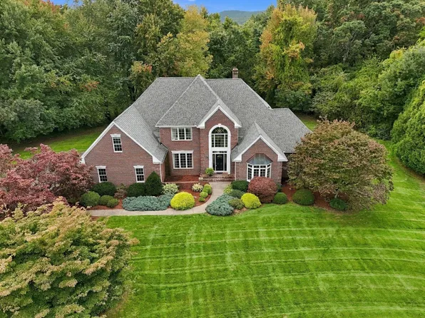 18 Priestly Farms Rd, South Hadley, MA 01075