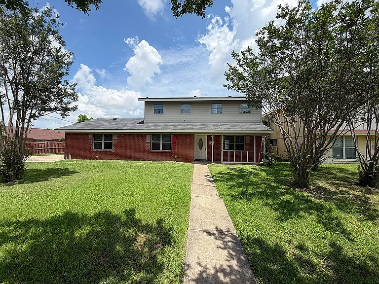 3034 Harlan Dr — Photo 1