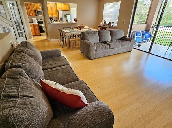 301 SW 158th Ter APT 206, Hollywood, FL 33027