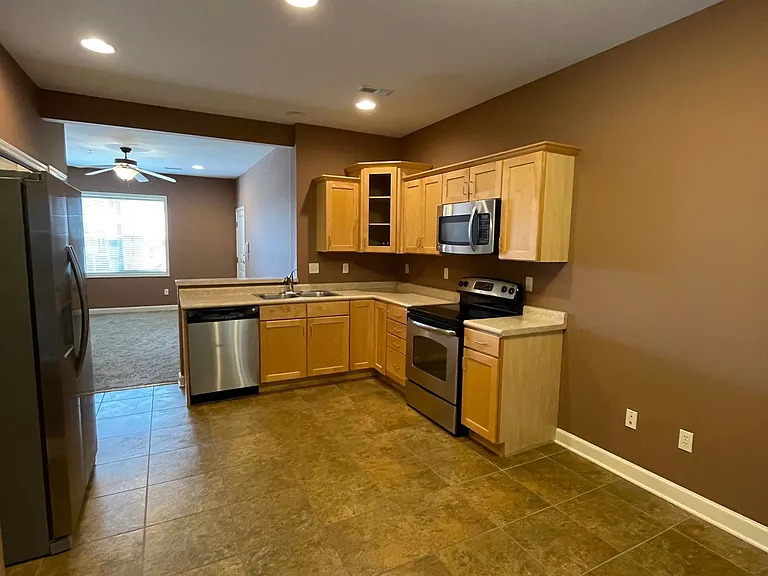 2120 Cherry Hill Dr #104 — Photo 5