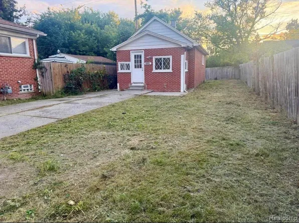 6893 Plainview Ave, Detroit, MI 48228
