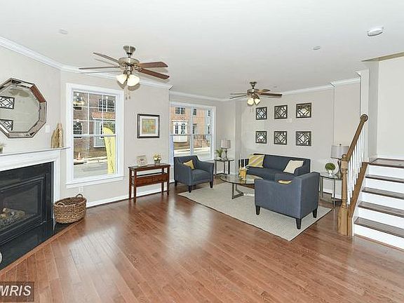 2nd image of 100 Carraway Ln