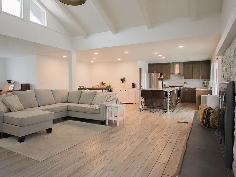 9514 Avenida Del Oso NE — Photo 24