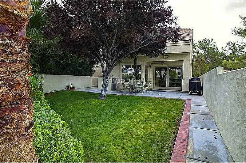 3 bed, 2.5 bath, 1735 sqft, $3,250 — Photo 3