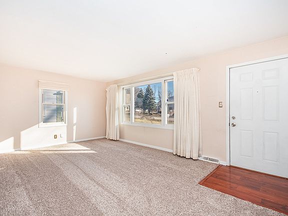 3rd image of 4004 N Adams St