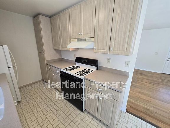 4th image of 471 Tesota Ct