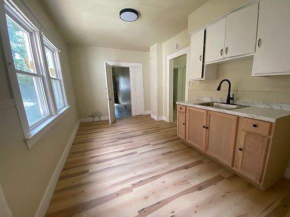 3rd image of 531 16th St APT 1