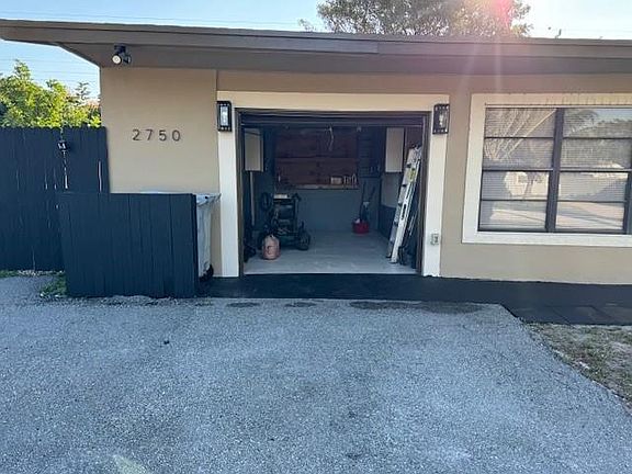 3rd image of 2750 NE 10th Terrace