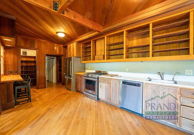2 Ahrens Ln — Photo 5