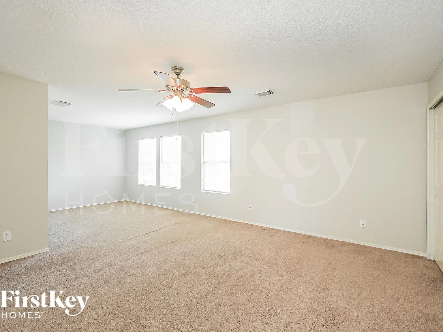 3 bed, 1.0 bath, 1605 sqft, $1,295 — Photo 4