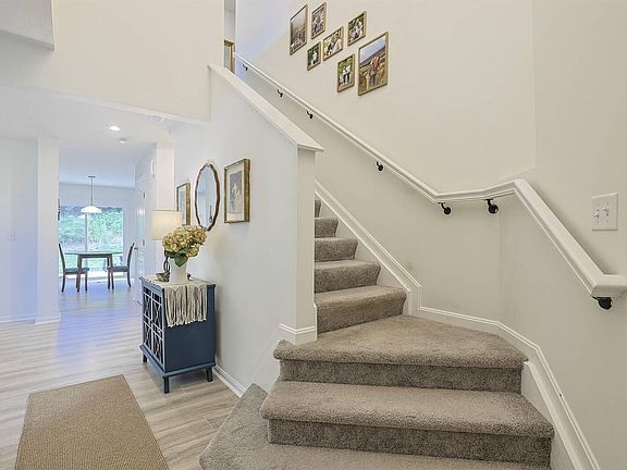 5th image of 1327 Meadowcrest Cir