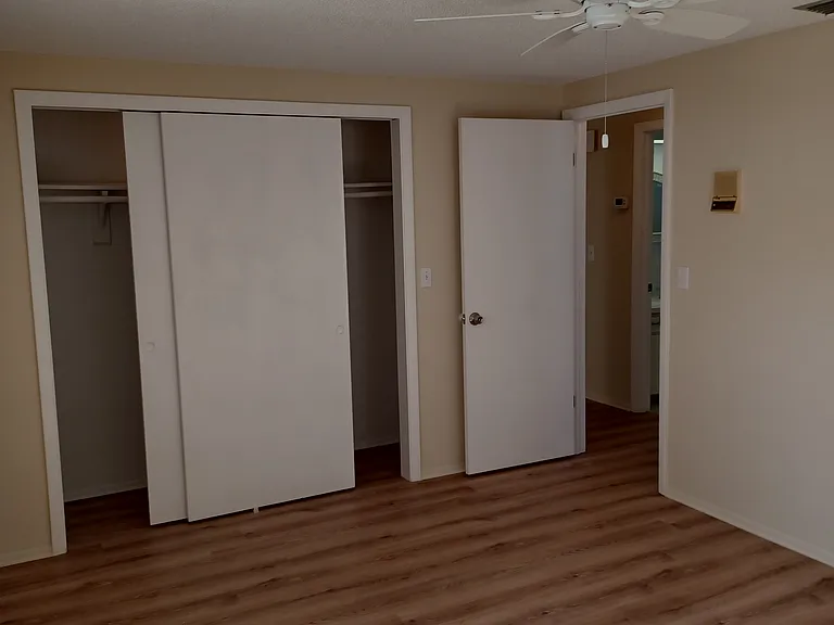 6437 Limerick Ave — Photo 10