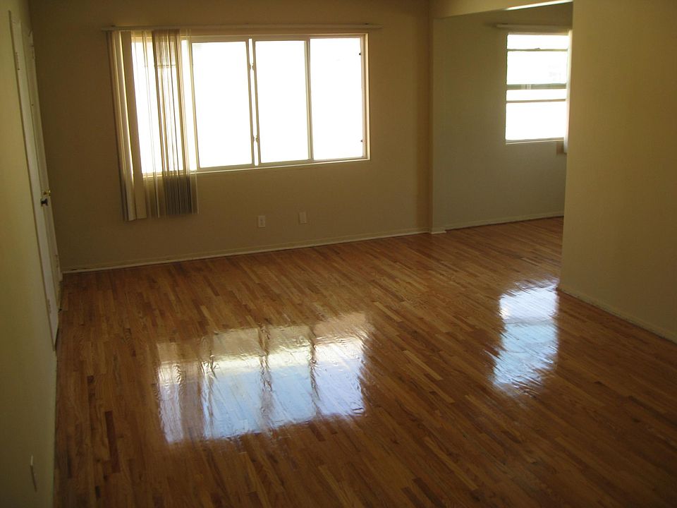 2nd image of 3120 Bagley Ave APT 8