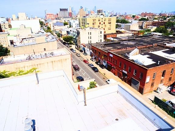 3rd image of 824 Bergen St #901