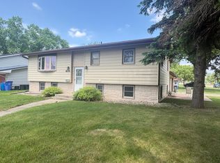 404 E 3rd St, Madison, MN 56256