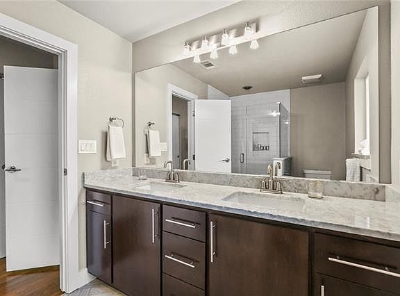 4th image of 6308 Woodcrest Ln