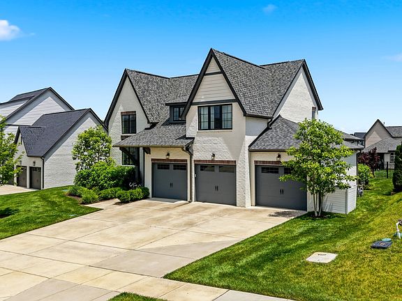 4th image of 7068 Balcolm Ct