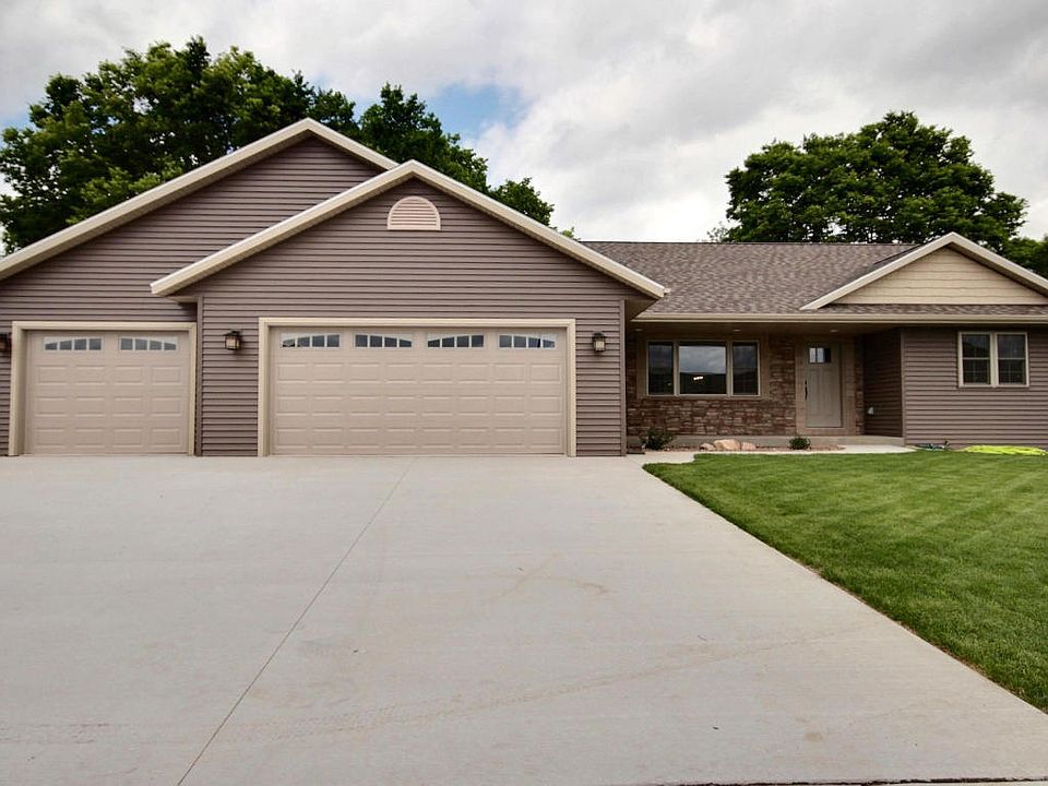 1st image of 310 Driftwood St