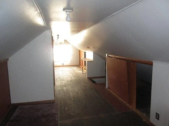 3 bed, 1.5 bath, $1,100 — Photo 3