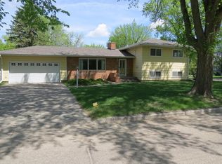 1319 2nd Pl NE, Jamestown, ND 58401