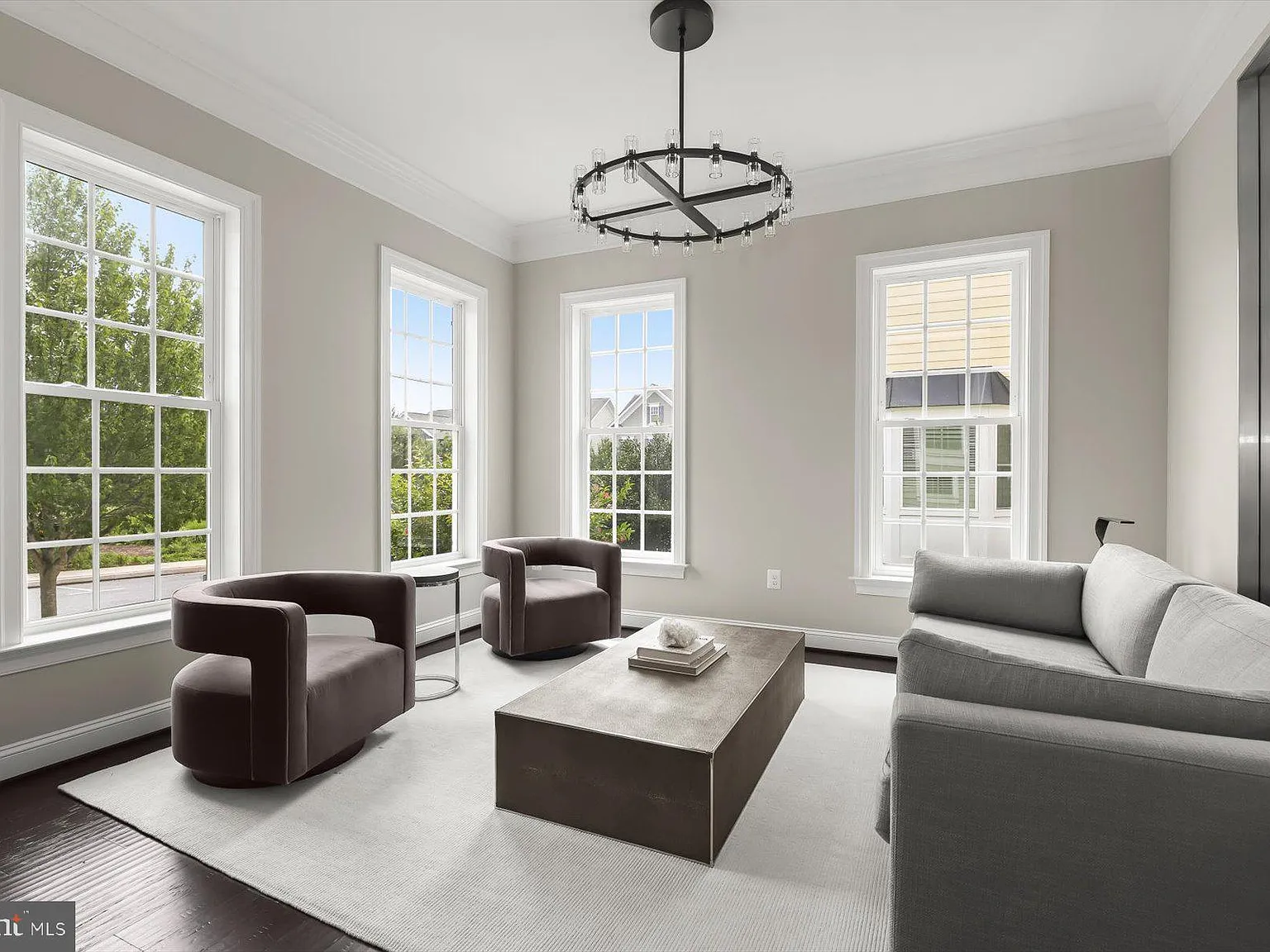 5 bed, 4.5 bath, 4000 sqft, $7,500 — Photo 4