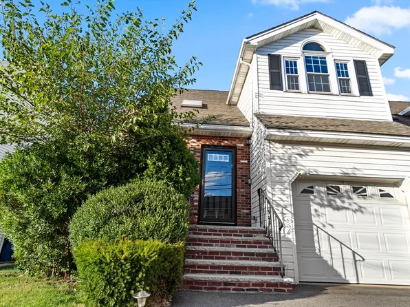 43 Burnett Rd Unit 43, Revere, MA 02151