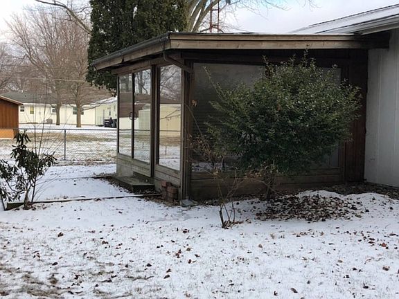 4th image of 304 E Forest Ave