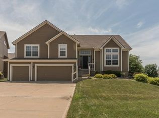 2363 SW Eagle View Dr, Lees Summit, MO 64082