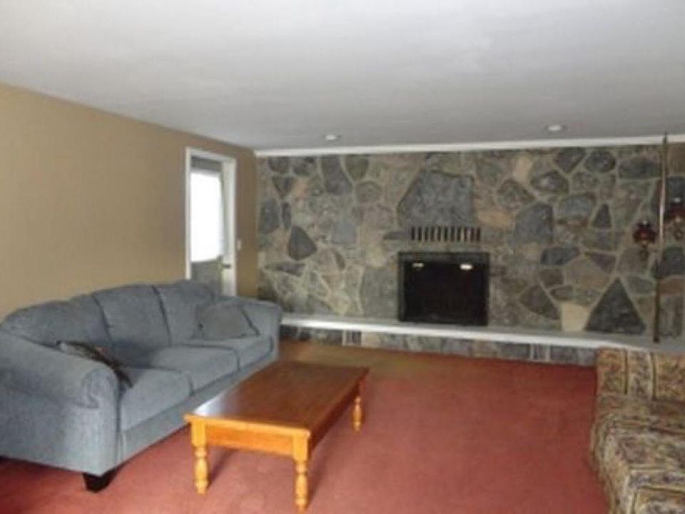 2nd image of 3884 Walmsley Rd