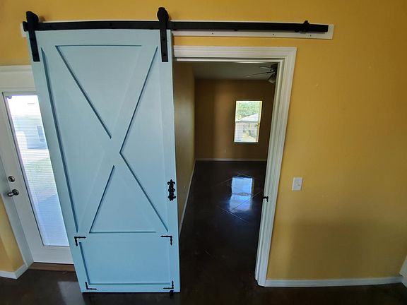 5th image of 3148 Whispering Trails Ave