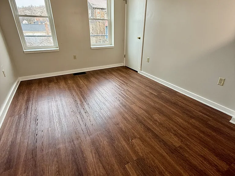 4th street apartments - Midland - 22 — Photo 11
