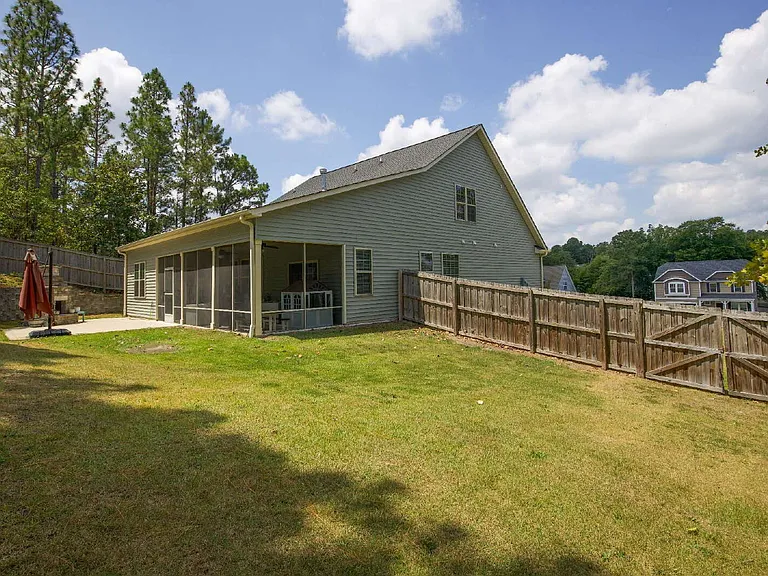 59 Cherry Hill Dr — Photo 9