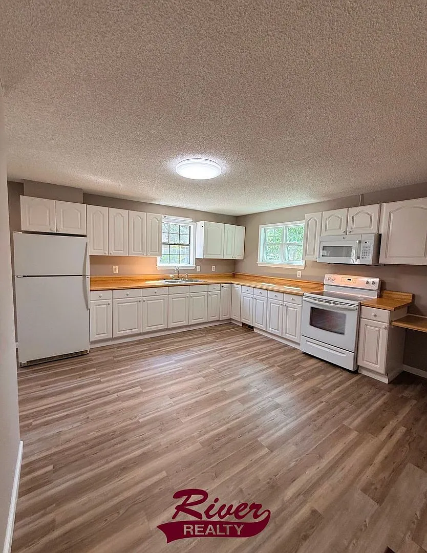 5735 Deans Bridge Rd — Photo 3