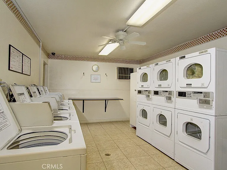 365 Burchett St — Photo 7