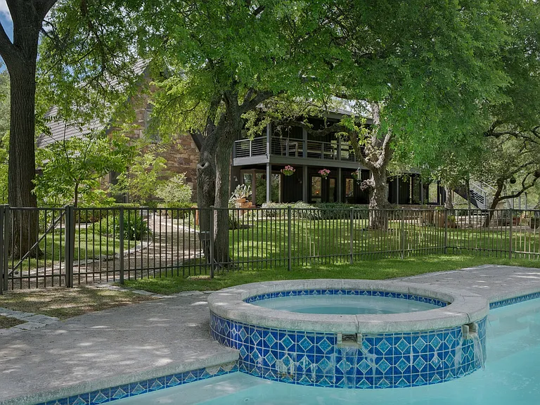 907 Crystal Creek Dr — Photo 11