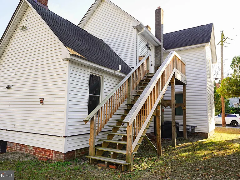 231 Newton St #A — Photo 6