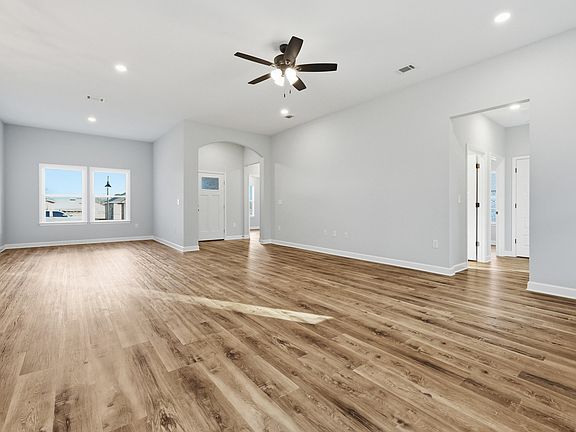 5th image of 2802 Blackbird Ct