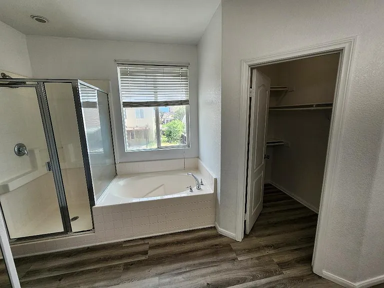 593 Hyacinth Rd — Photo 15