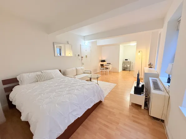 150 West 51st Street image 1 of 22