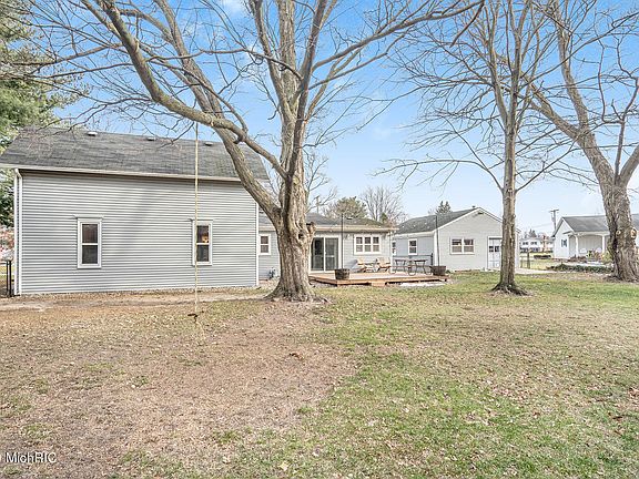 4th image of 5734 Lake Michigan Dr