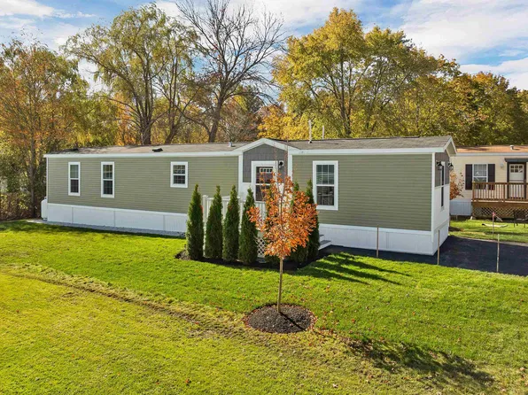 25 Seabreeze Drive, North Hampton, NH 03862