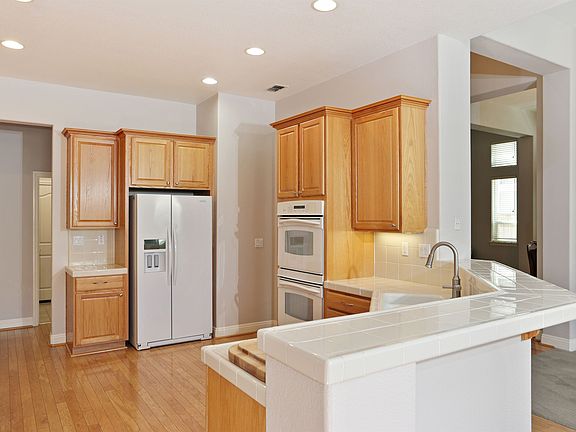 5th image of 2521 Heritage Park Ln