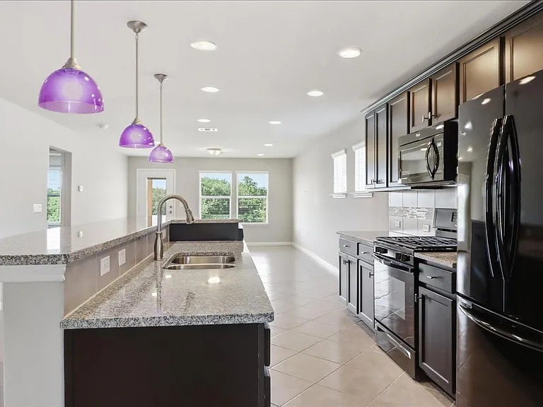 816 Hamilton Ln — Photo 13