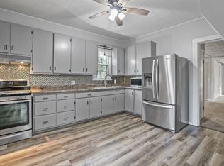 716 1st St NW, Faribault, MN 55021