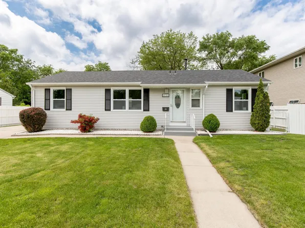 8524 Stevens Ave S, Bloomington, MN 55420