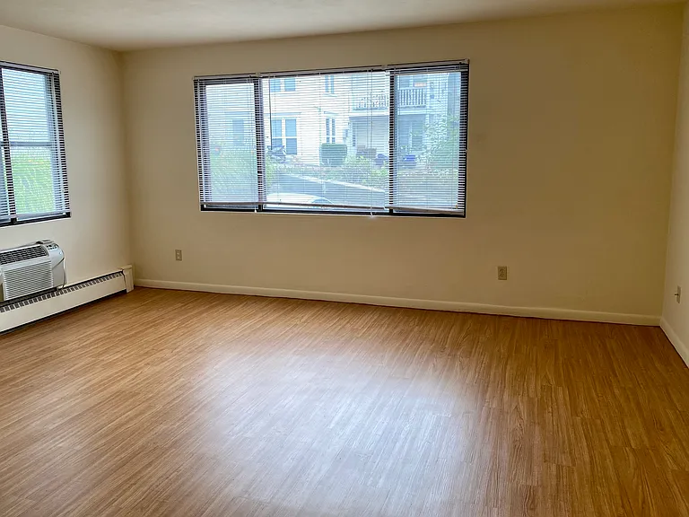 415 Wisconsin Ave — Photo 13